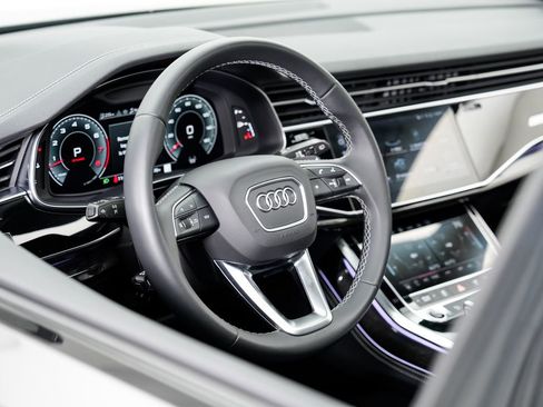 Used 2025 Audi Q7 3.0T Premium Plus AWD/4WD image 9