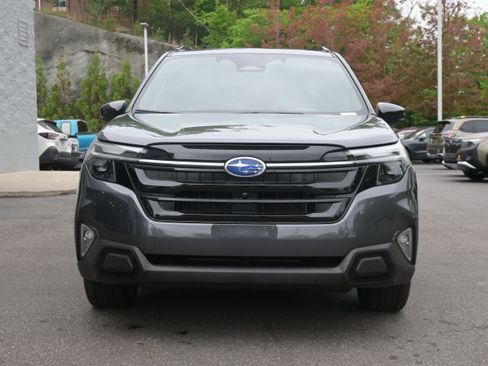 Certified 2025 Subaru Forester Touring AWD/4WD image 3