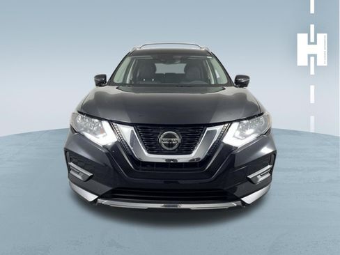 Used 2019 Nissan Rogue SV w/ Premium Package FWD image 3