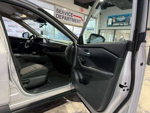 Used 2025 Nissan Rogue SV image 42