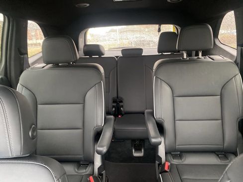 Used 2025 Buick Enclave Preferred image 30