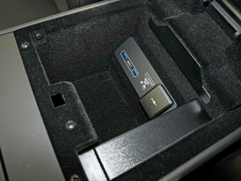 Used 2024 Jaguar F-TYPE R-Dynamic RWD image 32