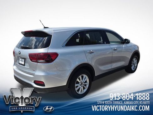 Used 2019 Kia Sorento L FWD image 5