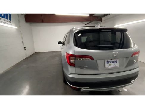 Certified 2019 Honda Pilot Touring image 7