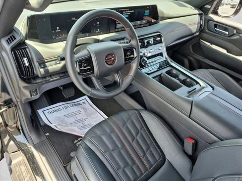 Used 2025 Nissan Armada PRO-4X AWD/4WD image 10