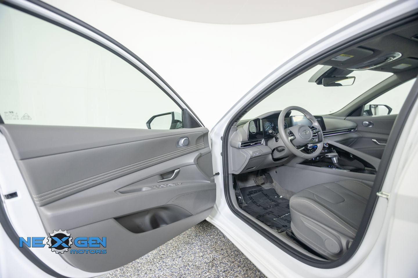 Used 2024 Hyundai Elantra SEL w/ Convenience Package FWD image 10