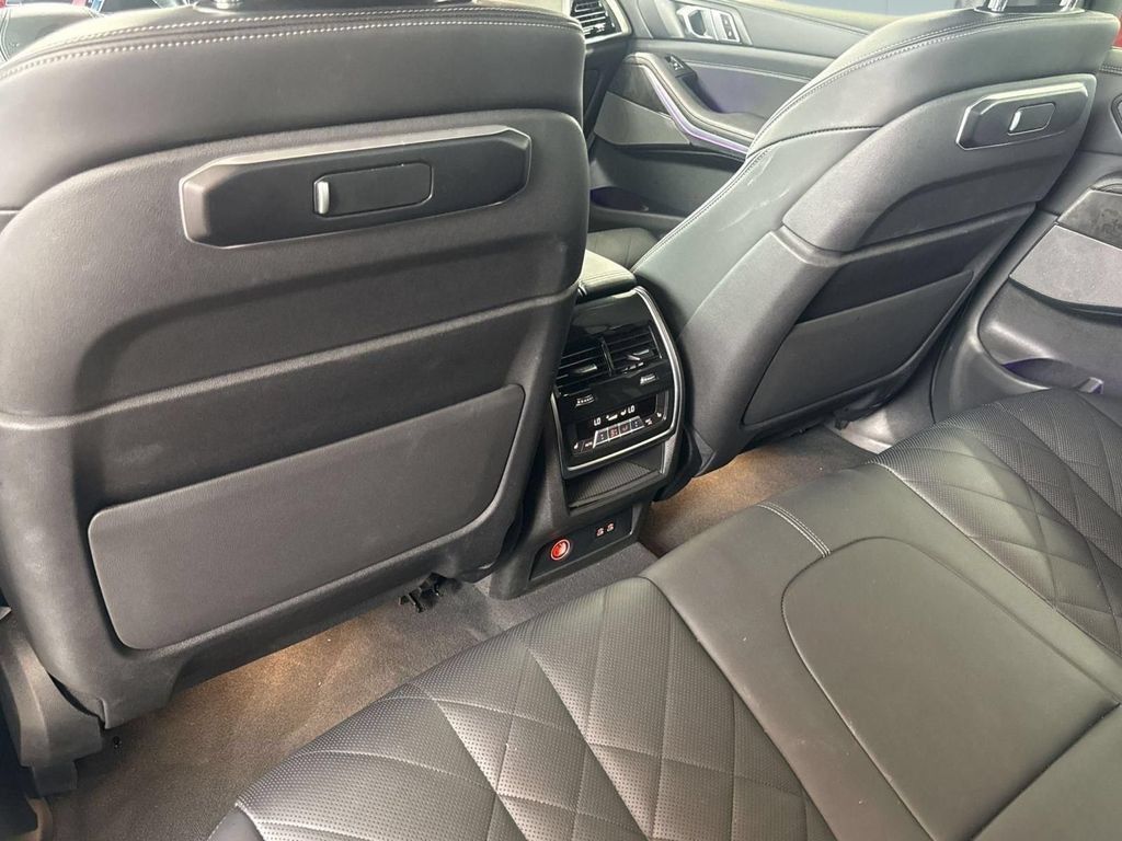 Used 2024 BMW X5 xDrive40i AWD/4WD image 28