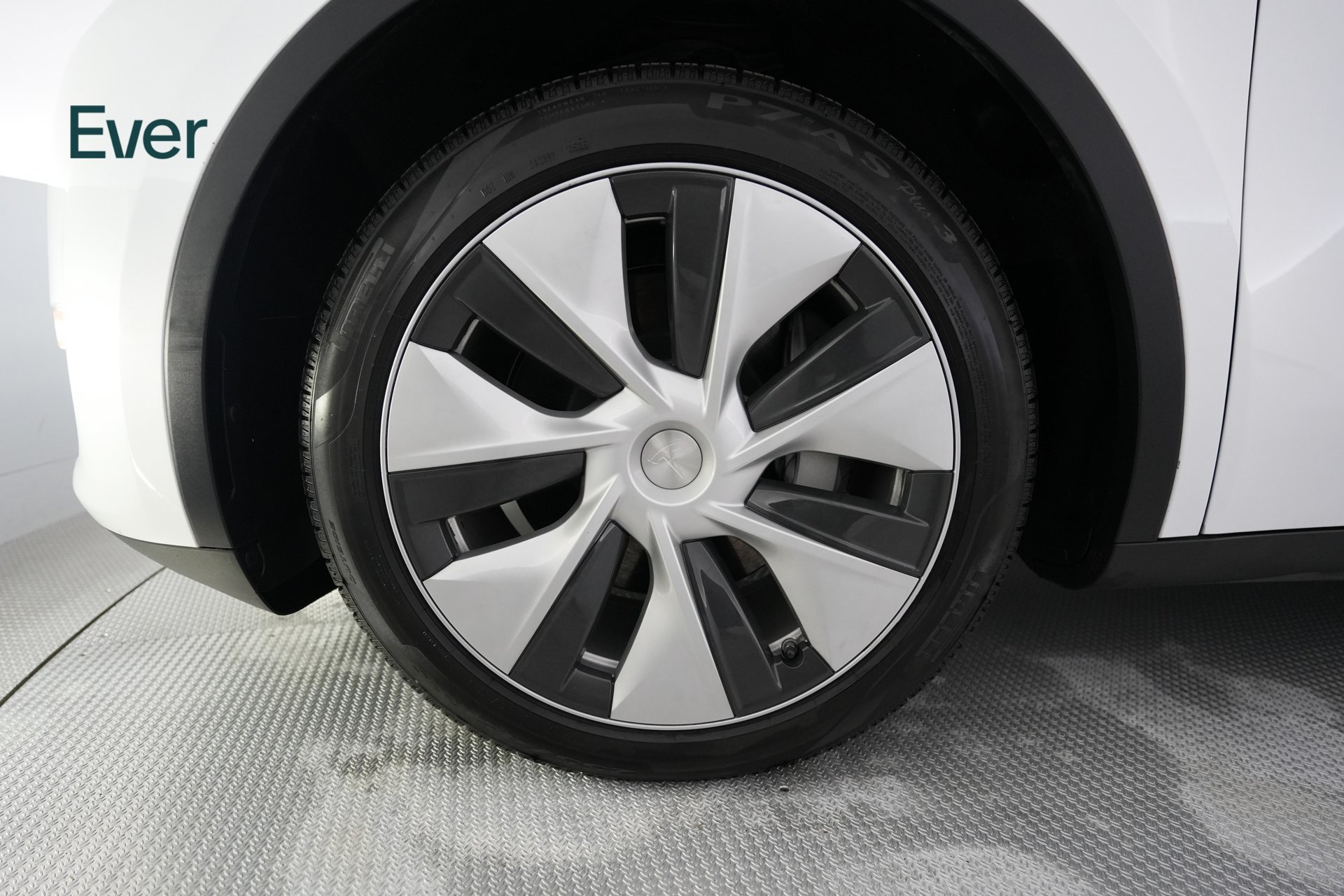 Used 2023 Tesla Model Y Long Range AWD/4WD image 19