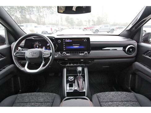 Used 2024 Chevrolet Colorado Z71 w/ Z71 Convenience Package 2 image 12