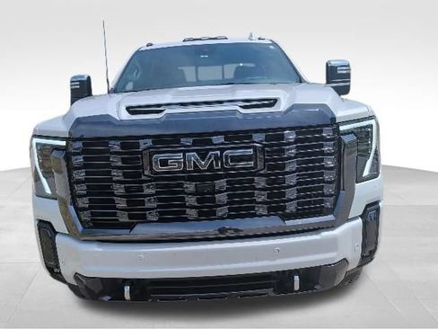 Used 2024 GMC Sierra 2500 Denali Ultimate w/ Max Trailering Package AWD/4WD image 8