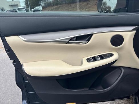 Used 2019 INFINITI QX50 Pure image 9