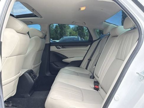 Used 2021 Honda Accord Touring image 11