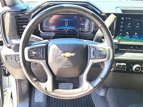 Used 2024 Chevrolet Silverado 2500 LTZ AWD/4WD image 16