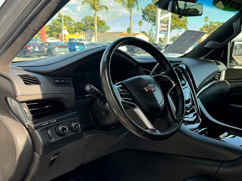 Used 2018 Cadillac Escalade Platinum image 13