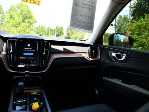 Used 2024 Volvo XC60 B5 Plus w/ Protection Package Premier AWD/4WD image 16