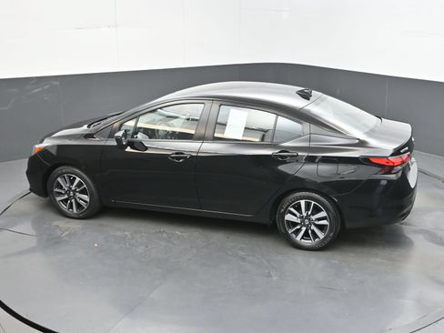 Used 2021 Nissan Versa SV FWD image 34