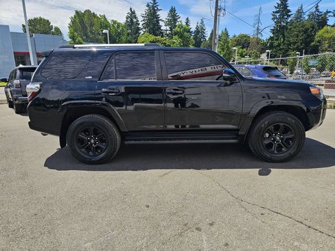 Certified 2022 Toyota 4Runner SR5 Premium w/ Moonroof Package AWD/4WD image 8