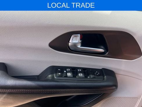 Used 2018 Chrysler Pacifica Touring-L Plus w/ Advanced Safetytec Group FWD image 35