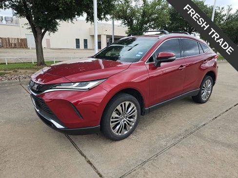 Used 2024 Toyota Venza Limited image 1