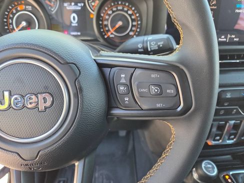 Used 2025 Jeep Wrangler Sport AWD/4WD image 25
