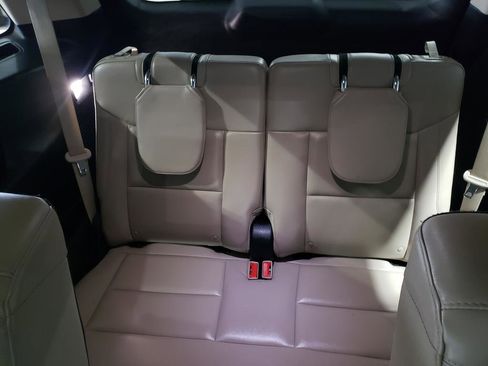 Used 2022 Ford Explorer XLT w/ Equipment Group 202A image 14