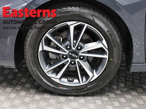 Used 2024 Kia Forte LXS FWD image 31