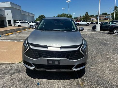 Used 2023 Kia Sportage LX FWD image 3