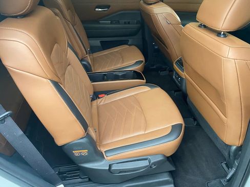 Used 2022 Nissan Pathfinder Platinum image 20