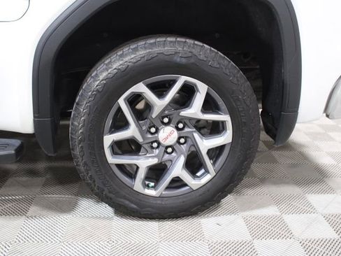 Used 2022 GMC Sierra 1500 SLT w/ SLT Premium Plus Package AWD/4WD image 45