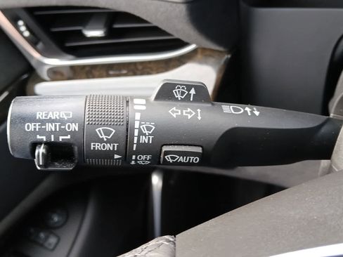 Used 2020 Cadillac Escalade Platinum image 30