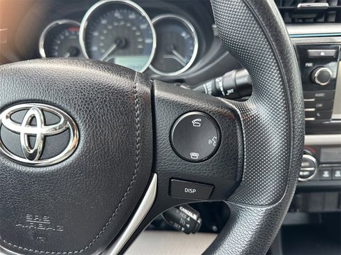 Used 2015 Toyota Corolla LE image 24
