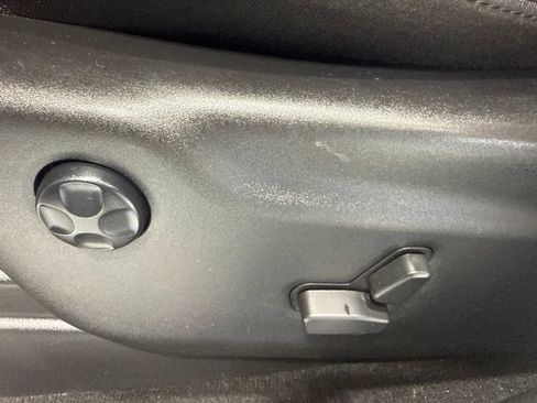 Used 2022 Jeep Grand Cherokee Limited AWD/4WD image 23