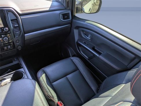 Used 2021 Nissan Titan PRO-4X w/ Pro-4x Convenience Package image 16