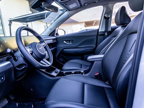 Used 2024 Hyundai Kona Limited FWD image 20