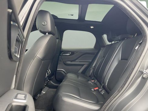Used 2018 Jaguar F-PACE Premium image 13