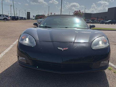 Used 2008 Chevrolet Corvette Convertible w/ Preferred Equipment Group RWD image 2