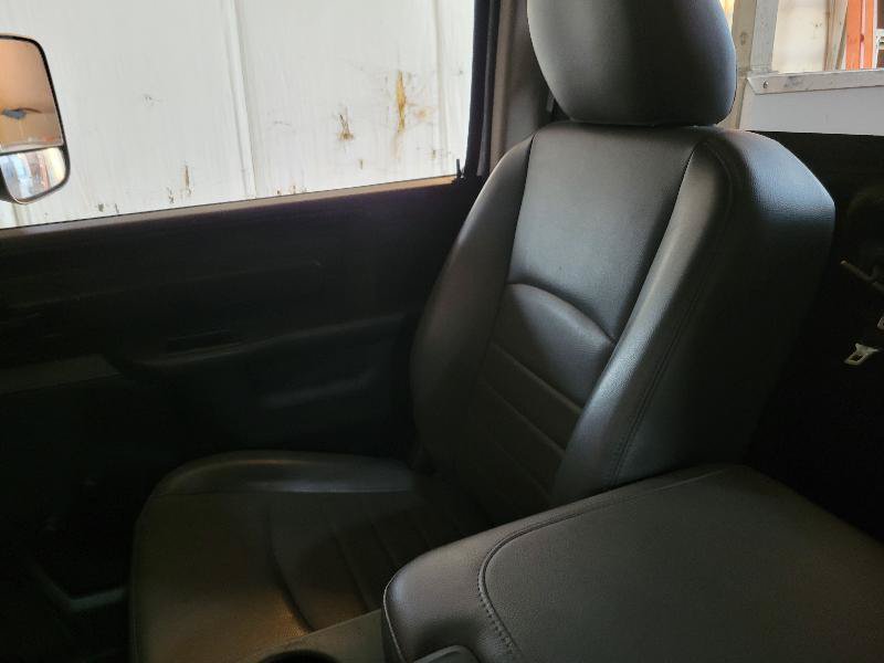 Used 2017 RAM 5500 Tradesman RWD image 43