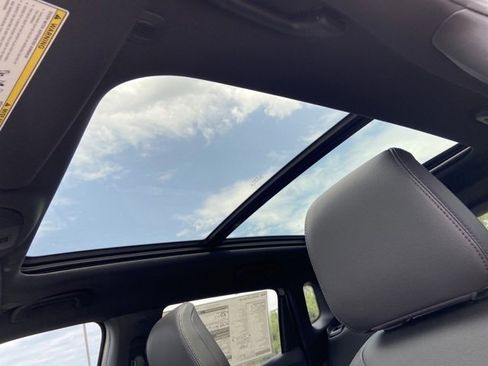 Used 2022 Jeep Compass Altitude w/ Sun and Sound Group image 13