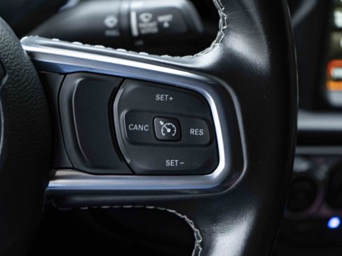 Used 2022 Jeep Wrangler Unlimited Sahara AWD/4WD image 22