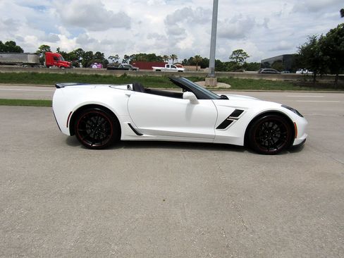 Used 2019 Chevrolet Corvette Grand Sport RWD image 4