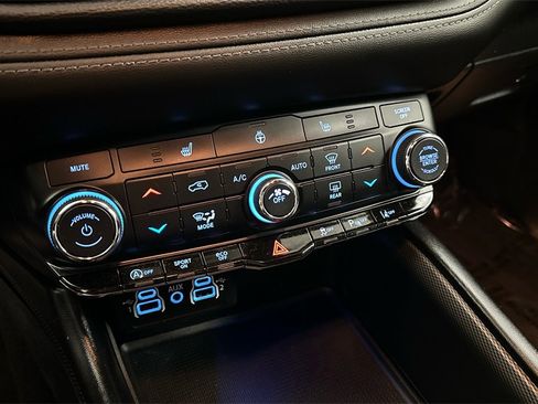 Used 2022 Dodge Durango GT image 21