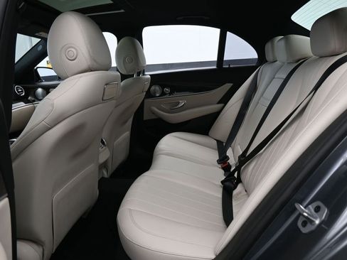 Used 2019 Mercedes-Benz E 300 image 34