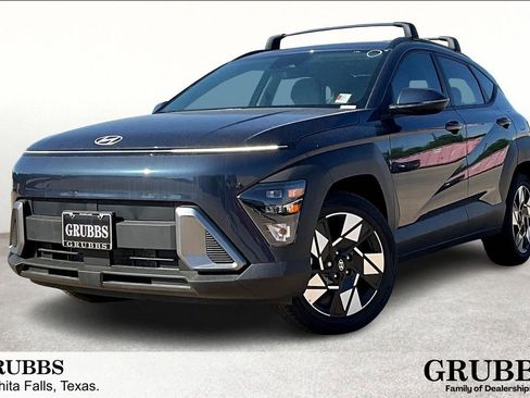 Used 2025 Hyundai Kona SEL FWD image 2