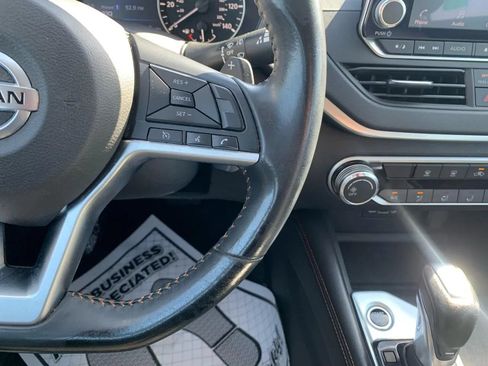 Used 2022 Nissan Altima 2.5 SR FWD image 14