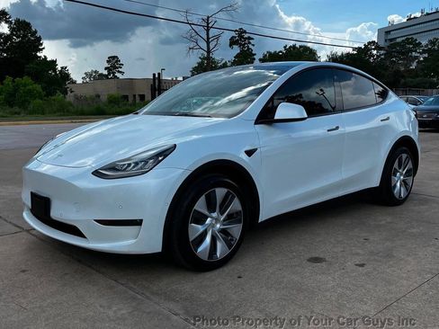 Used 2022 Tesla Model Y Long Range AWD/4WD image 12