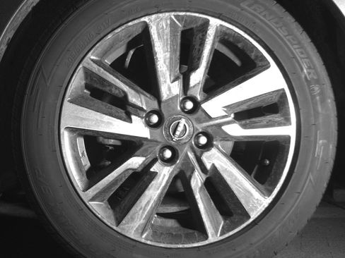 Used 2025 Nissan Versa SV FWD image 12