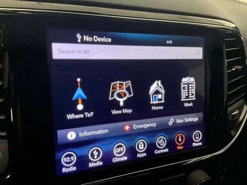 Used 2019 Jeep Grand Cherokee Limited AWD/4WD image 12