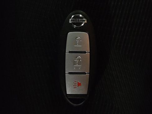 Used 2015 Nissan Rogue SV FWD image 32