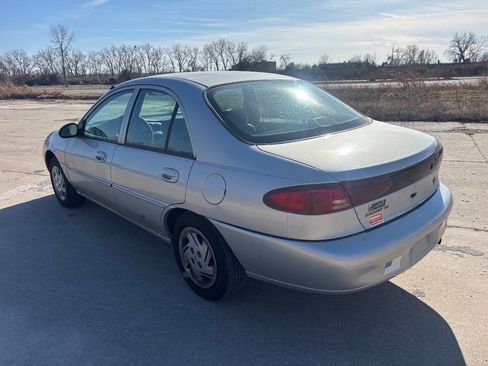 Used 2001 Ford Escort Sedan image 8