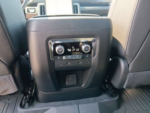 New 2026 GMC Yukon Elevation w/ Elevation Premium Package AWD/4WD image 19